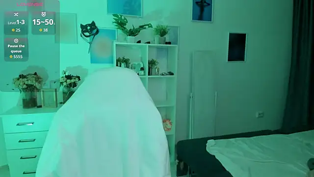 Snapshot of MiaVixxen chatting on October 6, 2025, 3:26 am MiaVixxen online show from October 6, 2025, 3:26 am