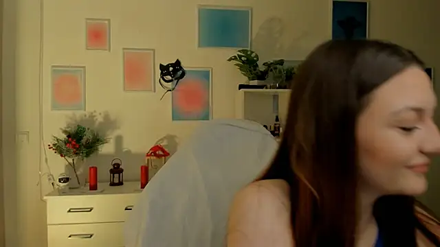 Snapshot of MiaVixxen chatting on November 10, 2025, 4:44 am MiaVixxen online show from November 10, 2025, 4:44 am