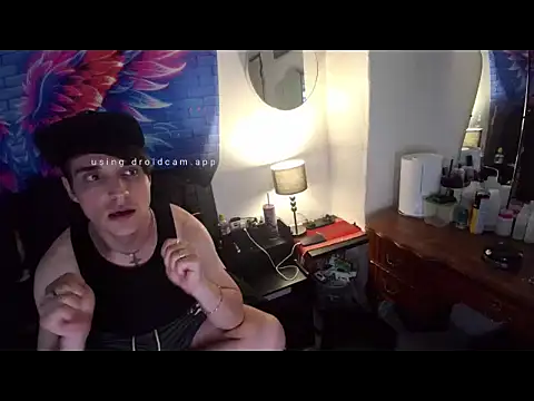 Snapshot of TylerXAnthony chatting on November 11, 2025, 11:21 am TylerXAnthony online show from November 11, 2025, 11:21 am