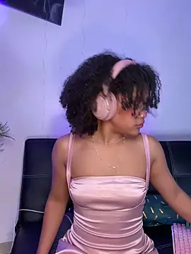 Snapshot of bronwgirl69 chatting on March 14, 2025, 6:50 pm bronwgirl69 online show from March 14, 2025, 6:50 pm