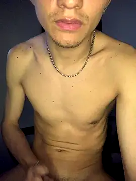 Snapshot of gabrielzinnnn085 chatting on October 3, 2025, 10:18 pm gabrielzinnnn085 online show from October 3, 2025, 10:18 pm