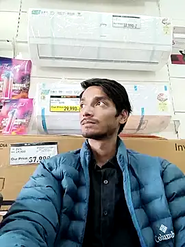 Snapshot of Tarun_0026 chatting on March 13, 2025, 11:19 am Tarun 0026 online show from March 13, 2025, 11:19 am