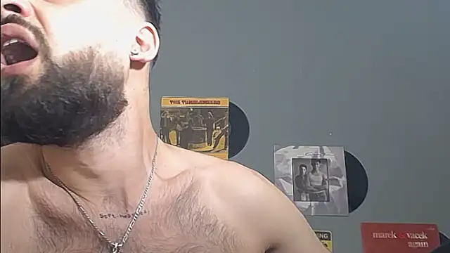 Snapshot of HairyRobxxx chatting on March 8, 2026, 6:23 pm HairyRobxxx online show from March 8, 2026, 6:23 pm