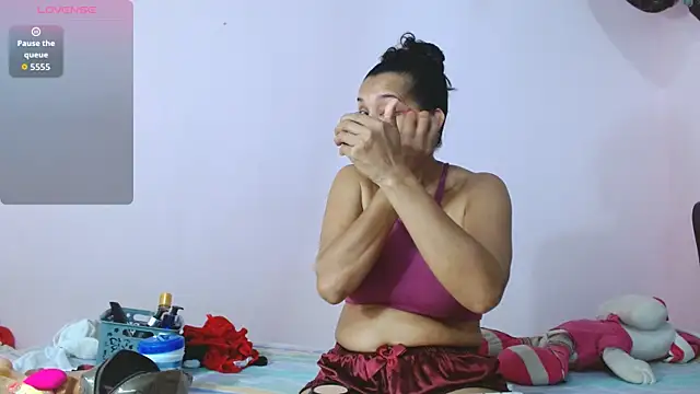 Snapshot of latinabueno41 chatting on October 25, 2025, 11:43 pm latinabueno41 online show from October 25, 2025, 11:43 pm