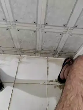 Snapshot of dreamers_dick chatting on January 1, 2025, 5:01 am dreamers dick online show from January 1, 2025, 5:01 am