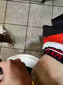 Snapshot of dreamers_dick chatting on January 17, 2025, 2:18 am dreamers dick online show from January 17, 2025, 2:18 am