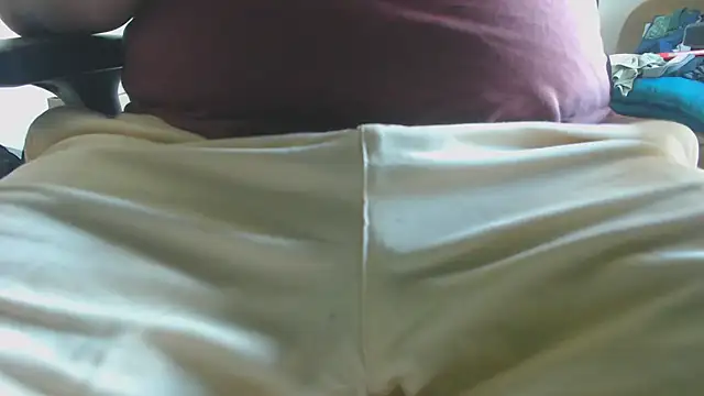 calypsohot online show from May 27, 2026, 12:13 pm