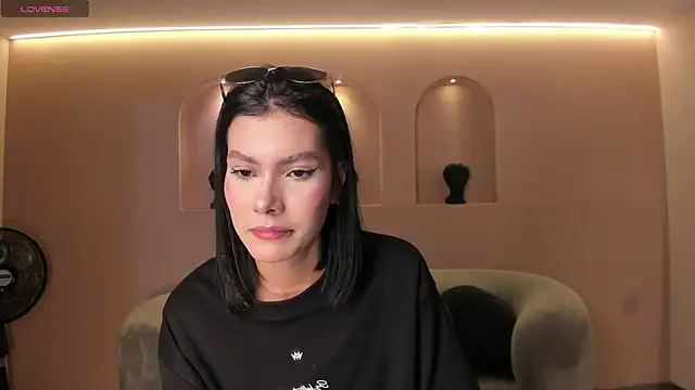 Snapshot of NiaSalvatore chatting on September 22, 2025, 7:16 pm NiaSalvatore online show from September 22, 2025, 7:16 pm