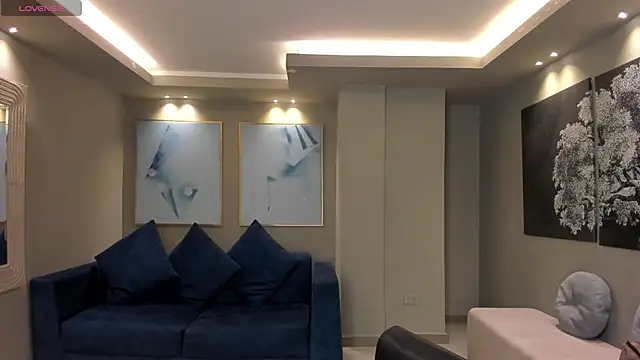 Snapshot of NiaSalvatore chatting on October 10, 2025, 7:02 pm NiaSalvatore online show from October 10, 2025, 7:02 pm