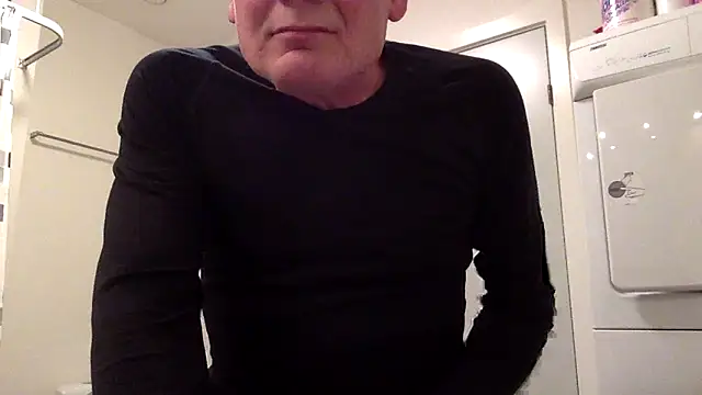 Snapshot of Parleg2 chatting on November 12, 2025, 7:24 pm Parleg2 online show from November 12, 2025, 7:24 pm