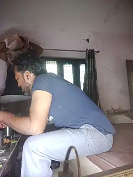 Snapshot of MAGNETICDADDY8 chatting on September 18, 2025, 12:51 pm MAGNETICDADDY8 online show from September 18, 2025, 12:51 pm