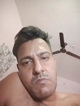 Snapshot of MAGNETICDADDY8 chatting on September 27, 2025, 10:48 pm MAGNETICDADDY8 online show from September 27, 2025, 10:48 pm