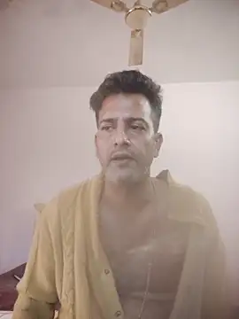 Snapshot of MAGNETICDADDY8 chatting on October 6, 2025, 2:31 am MAGNETICDADDY8 online show from October 6, 2025, 2:31 am