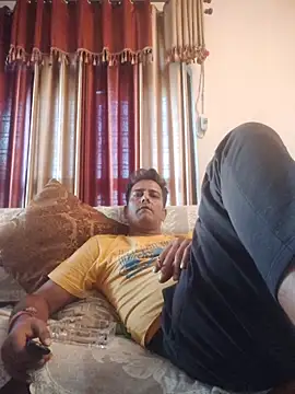 Snapshot of MAGNETICDADDY8 chatting on October 15, 2025, 9:20 am MAGNETICDADDY8 online show from October 15, 2025, 9:20 am