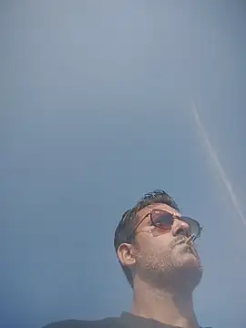 Snapshot of MAGNETICDADDY8 chatting on October 29, 2025, 4:15 am MAGNETICDADDY8 online show from October 29, 2025, 4:15 am