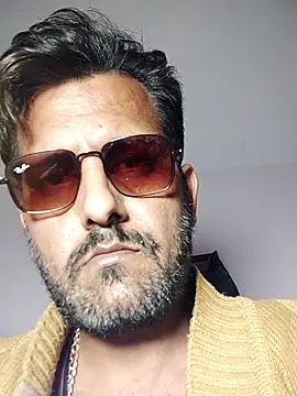 Snapshot of MAGNETICDADDY8 chatting on November 9, 2025, 5:50 am MAGNETICDADDY8 online show from November 9, 2025, 5:50 am