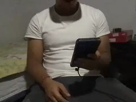 Snapshot of RODRI_POLLADURA chatting on January 2, 2025, 12:45 am RODRI POLLADURA online show from January 2, 2025, 12:45 am