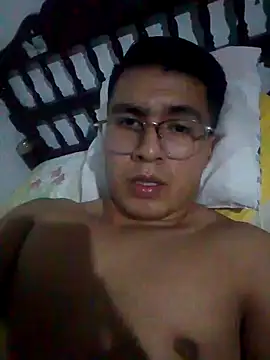 Snapshot of RODRI_POLLADURA chatting on January 14, 2025, 2:40 am RODRI POLLADURA online show from January 14, 2025, 2:40 am