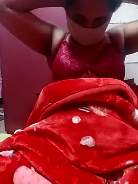 Snapshot of YourHotRandi chatting on October 13, 2025, 6:19 pm YourHotRandi online show from October 13, 2025, 6:19 pm