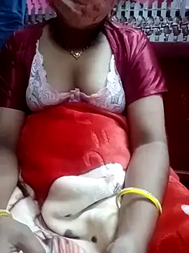 Snapshot of YourHotRandi chatting on November 29, 2025, 6:33 pm YourHotRandi online show from November 29, 2025, 6:33 pm