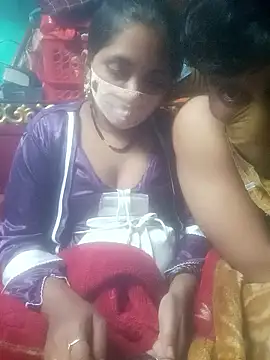 Snapshot of YourHotRandi chatting on January 8, 2026, 5:48 pm YourHotRandi online show from January 8, 2026, 5:48 pm