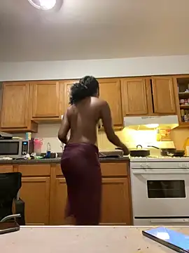 Snapshot of Yoshibaby2670 chatting on February 3, 2025, 1:41 am Yoshibaby2670 online show from February 3, 2025, 1:41 am