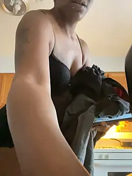 Snapshot of Yoshibaby2670 chatting on February 16, 2025, 2:10 pm Yoshibaby2670 online show from February 16, 2025, 2:10 pm