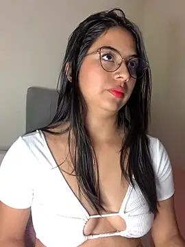 Snapshot of Julii- chatting on January 18, 2025, 4:26 am Julii- online show from January 18, 2025, 4:26 am