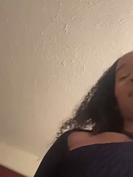 Snapshot of lunalustycumslut chatting on November 13, 2025, 8:30 pm lunalustycumslut online show from November 13, 2025, 8:30 pm