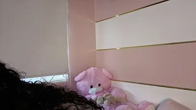 Snapshot of Charlotte__Miller chatting on October 18, 2025, 11:33 am Charlotte Miller online show from October 18, 2025, 11:33 am