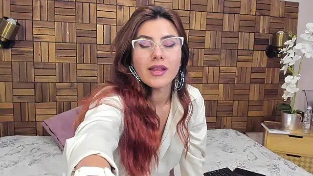 iriis rosse online show from January 8, 2025, 9:34 pm