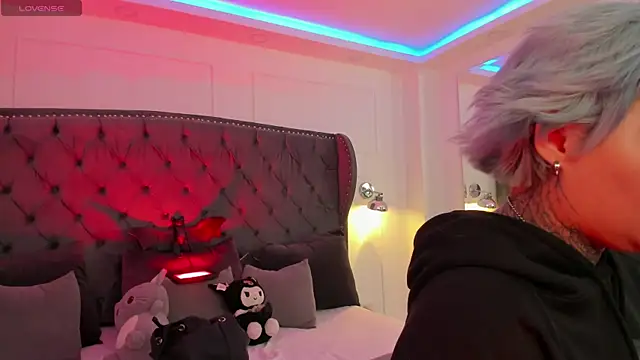 Snapshot of jinxv_nuss chatting on October 29, 2025, 11:01 am jinxv nuss online show from October 29, 2025, 11:01 am