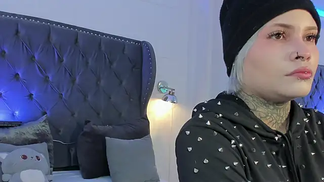 Snapshot of jinxv_nuss chatting on January 15, 2026, 11:48 am jinxv nuss online show from January 15, 2026, 11:48 am