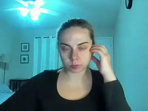 HappyIva online show from September 26, 2025, 5:44 am