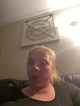 HappyIva online show from November 24, 2025, 10:15 am