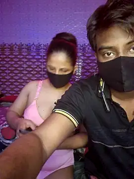Hot Nila online show from May 17, 2026, 2:31 am