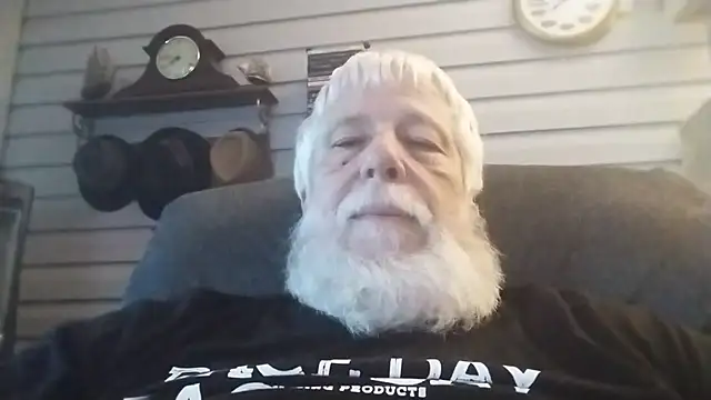 Snapshot of Futura_intx chatting on July 6, 2026, 12:46 pm Futura intx online show from July 6, 2026, 12:46 pm
