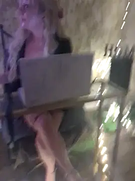 Snapshot of ImogenBrooke chatting on October 16, 2025, 11:06 pm ImogenBrooke online show from October 16, 2025, 11:06 pm