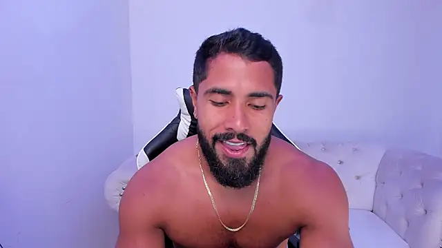 Santiago huntt online show from November 13, 2025, 9:47 pm