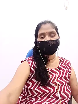 Snapshot of Lucky-Deepthi chatting on February 20, 2025, 11:54 pm Lucky-Deepthi online show from February 20, 2025, 11:54 pm