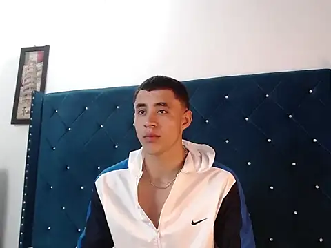 Cris steban1 online show from February 11, 2026, 10:15 pm