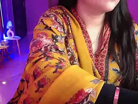 Snapshot of Mitikaa chatting on September 23, 2025, 2:31 pm Mitikaa online show from September 23, 2025, 2:31 pm