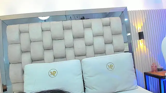 Snapshot of ashlyn_parker chatting on February 10, 2025, 8:21 pm ashlyn parker online show from February 10, 2025, 8:21 pm