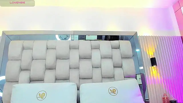 Snapshot of ashlyn_parker chatting on February 23, 2025, 7:28 pm ashlyn parker online show from February 23, 2025, 7:28 pm