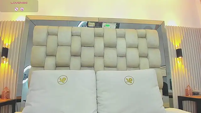 Snapshot of ashlyn_parker chatting on February 28, 2025, 11:01 pm ashlyn parker online show from February 28, 2025, 11:01 pm