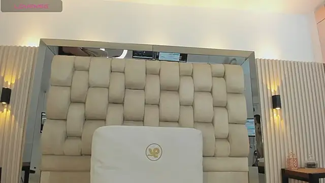 Snapshot of ashlyn_parker chatting on March 18, 2025, 2:04 am ashlyn parker online show from March 18, 2025, 2:04 am