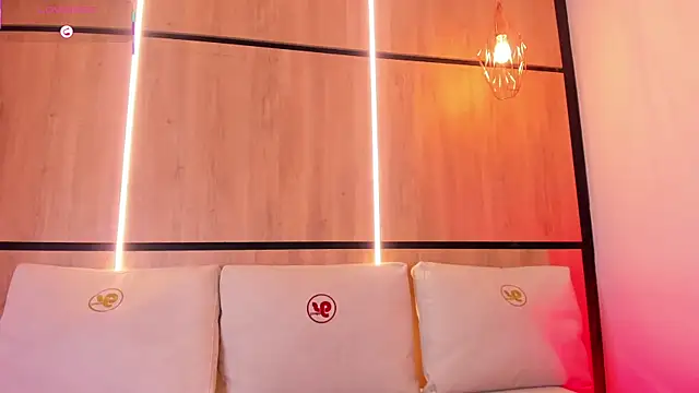 Snapshot of ashlyn_parker chatting on September 19, 2025, 8:09 pm ashlyn parker online show from September 19, 2025, 8:09 pm