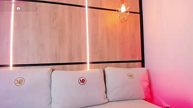 Snapshot of ashlyn_parker chatting on September 22, 2025, 8:11 pm ashlyn parker online show from September 22, 2025, 8:11 pm