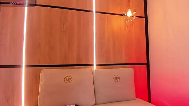 Snapshot of ashlyn_parker chatting on October 15, 2025, 7:14 pm ashlyn parker online show from October 15, 2025, 7:14 pm