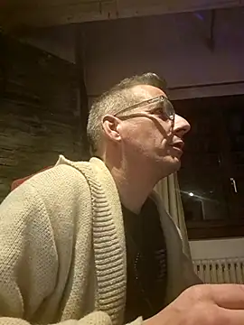 dimitrimarek online show from February 10, 2025, 1:03 am